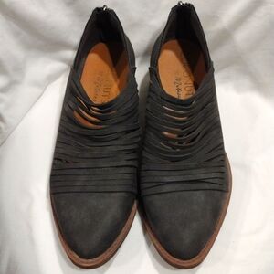 Coconuts by Matisse Women's Gray Suede Powell Cut Out Heeled Booties Sz 10-Boho